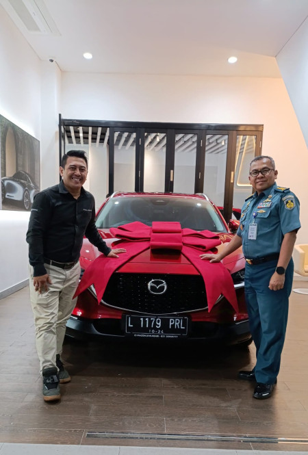 Delivery unit CX-30 soul red crystal metallic - Penyerahan Unit Mazda Surabaya