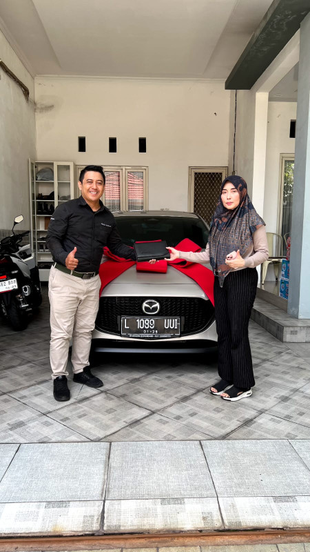 Delivery unit M3 HB Platinum Quartz metallic - Penyerahan Unit Mazda Surabaya